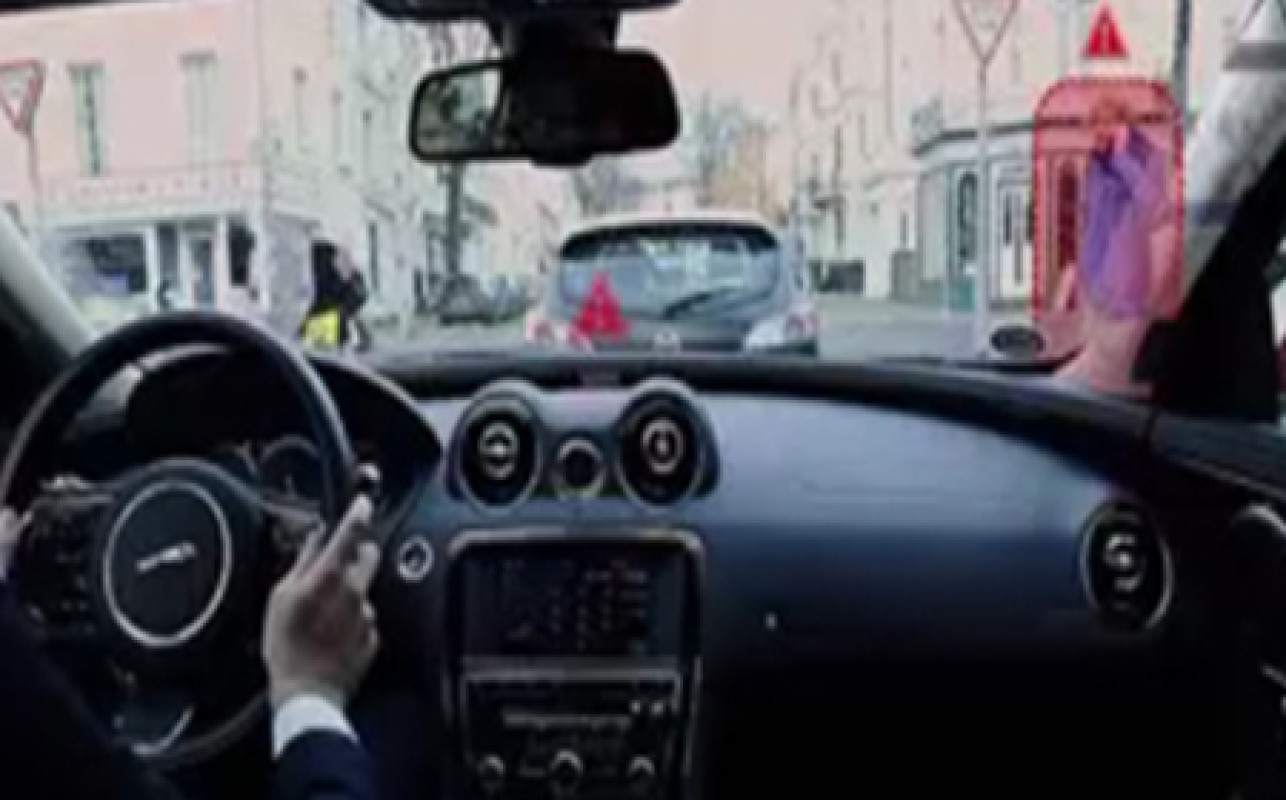 آموزش نحوه صحیح کنترل وسایل نقلیه و همچنین قوانین و مقررات حین رانندگی